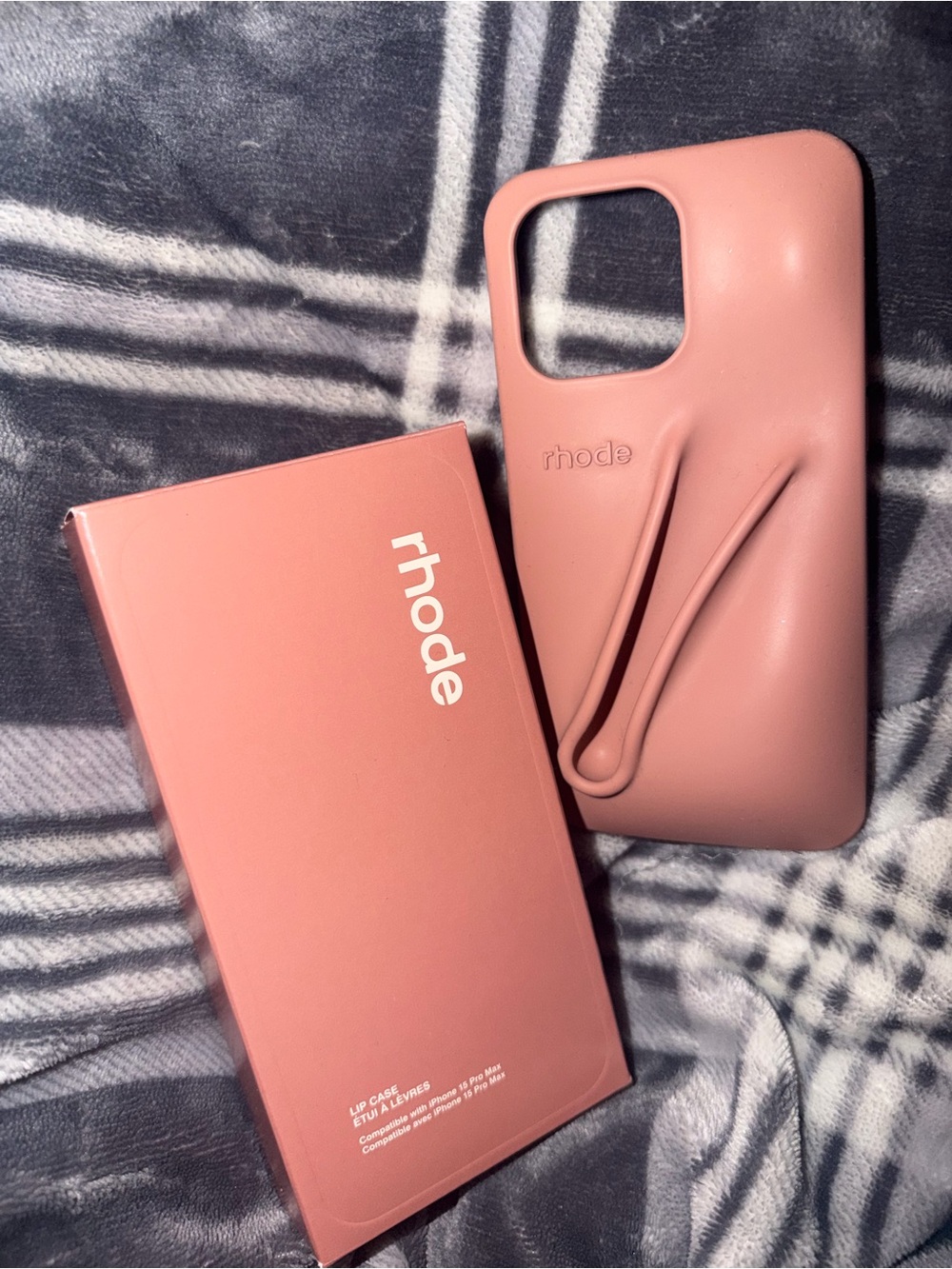 RHODE Dusty Rose Silicone Phone Case iPhone 15 pro max lip case